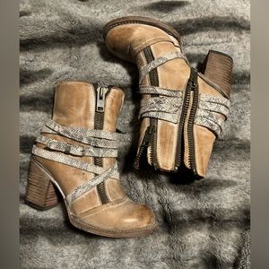 Freebird Balboa in Taupe size 8